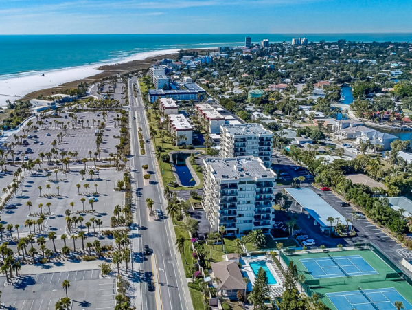 Siesta Key Vacation Rental Condo Walk To Beach Sleeps Six
